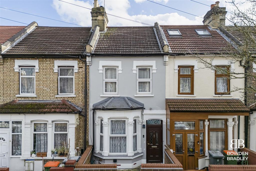Property photo 1 of 17