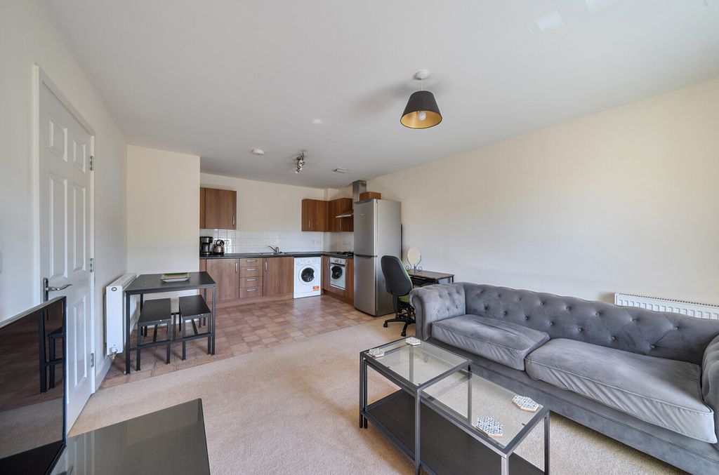 Property photo 3 of 9 1429491-12-69B94d...