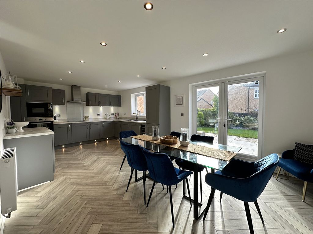 Property photo 3 of 26 Picture No. 02