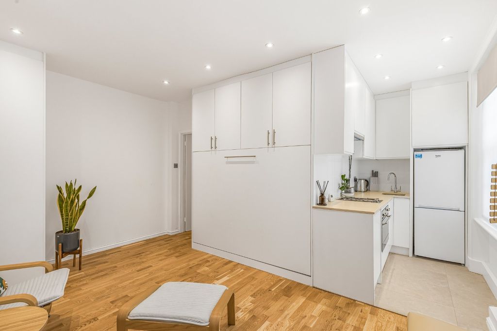 Property photo 2 of 16 Picture No. 03