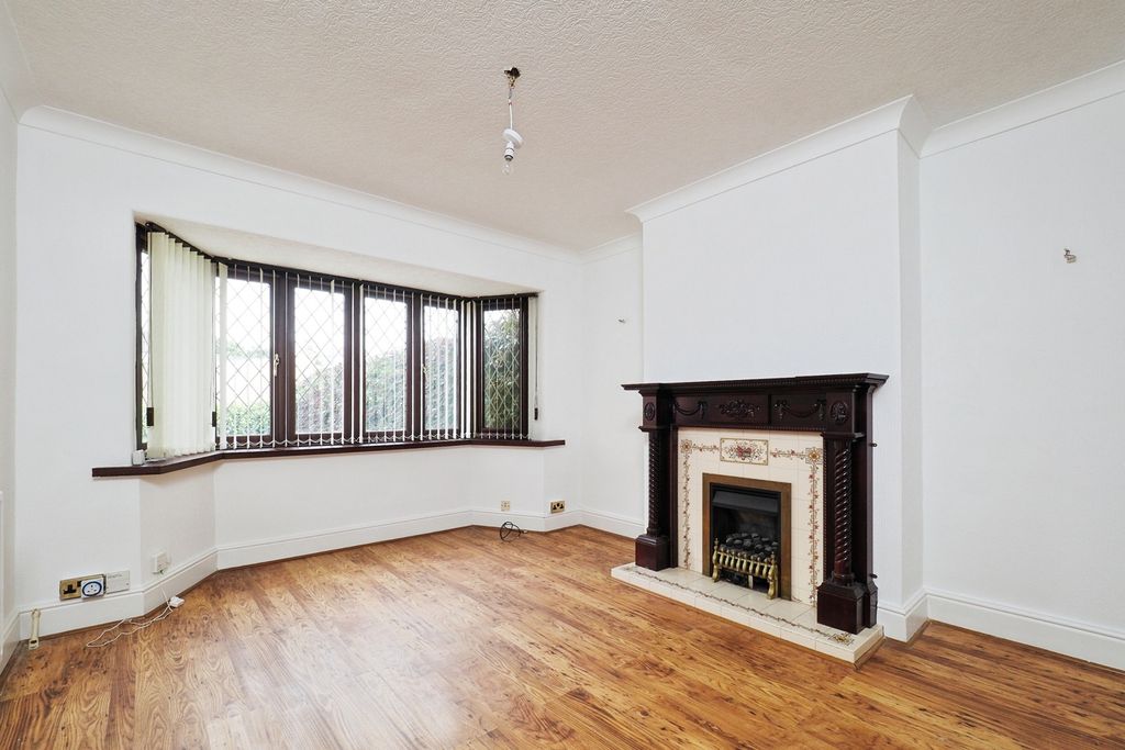 Property photo 3 of 17 Photo