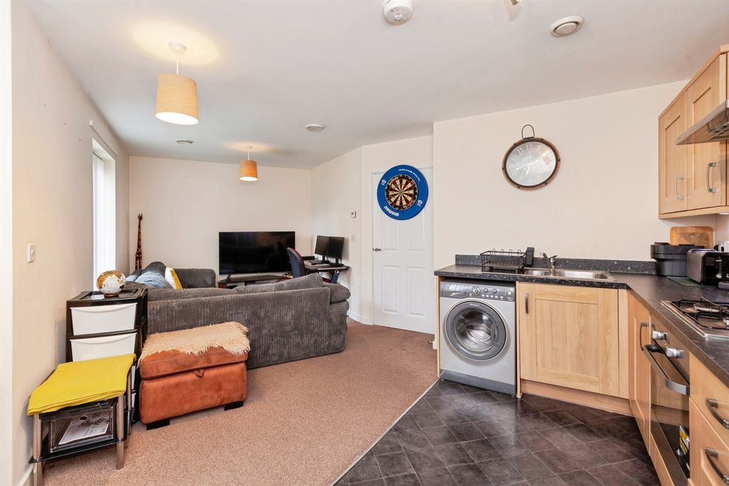 Property photo 3 of 9