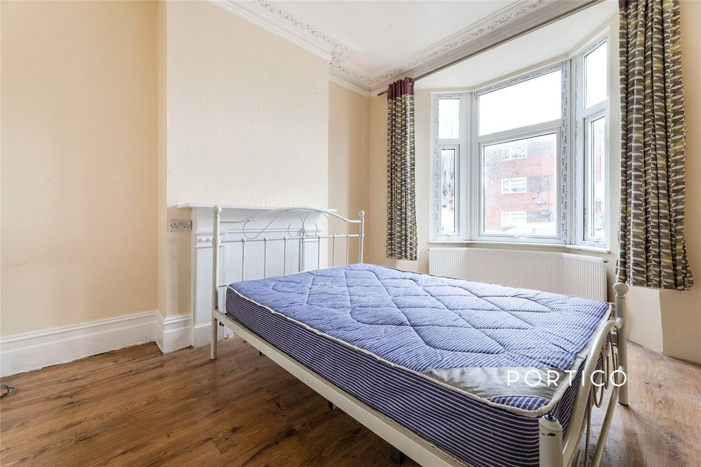 Property photo 3 of 16 Picture No. 19