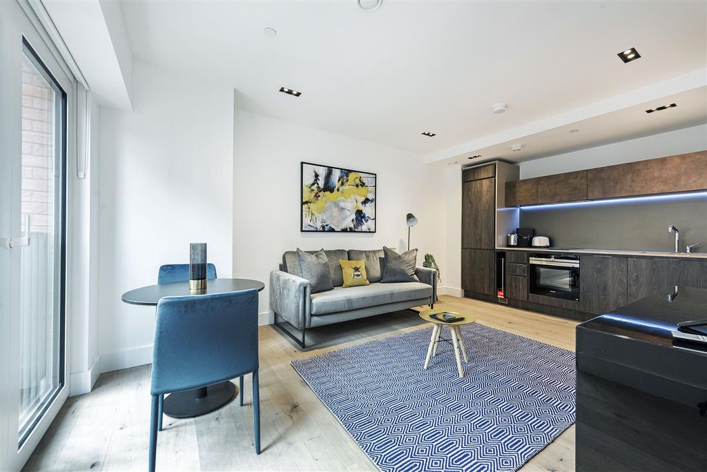 Property photo 2 of 18 Reception