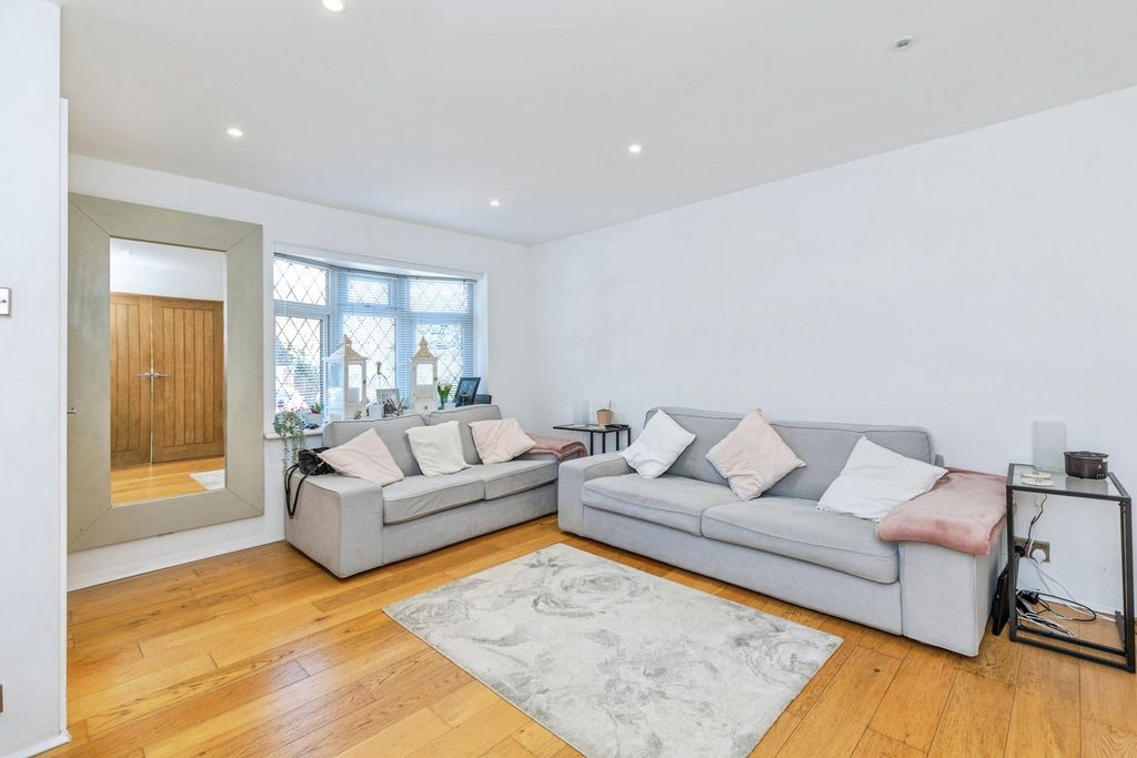 Property photo 2 of 15 Pbox-Img.Jpg