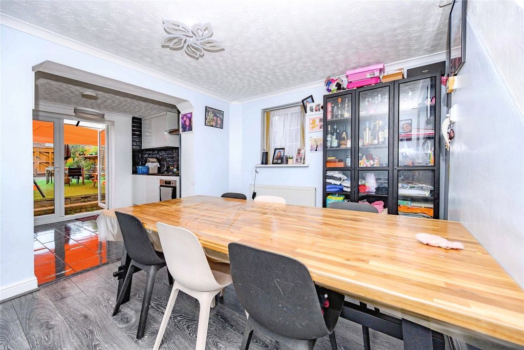 Property photo 3 of 12 Dining Area