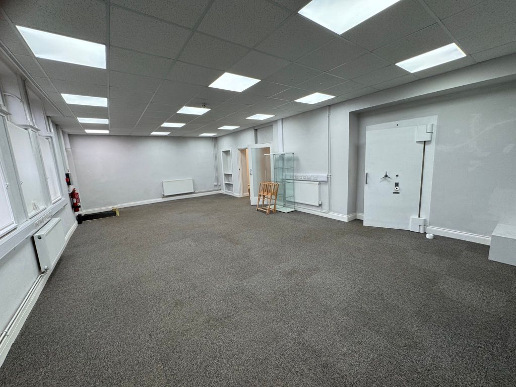 Property photo 3 of 6 Photo 11