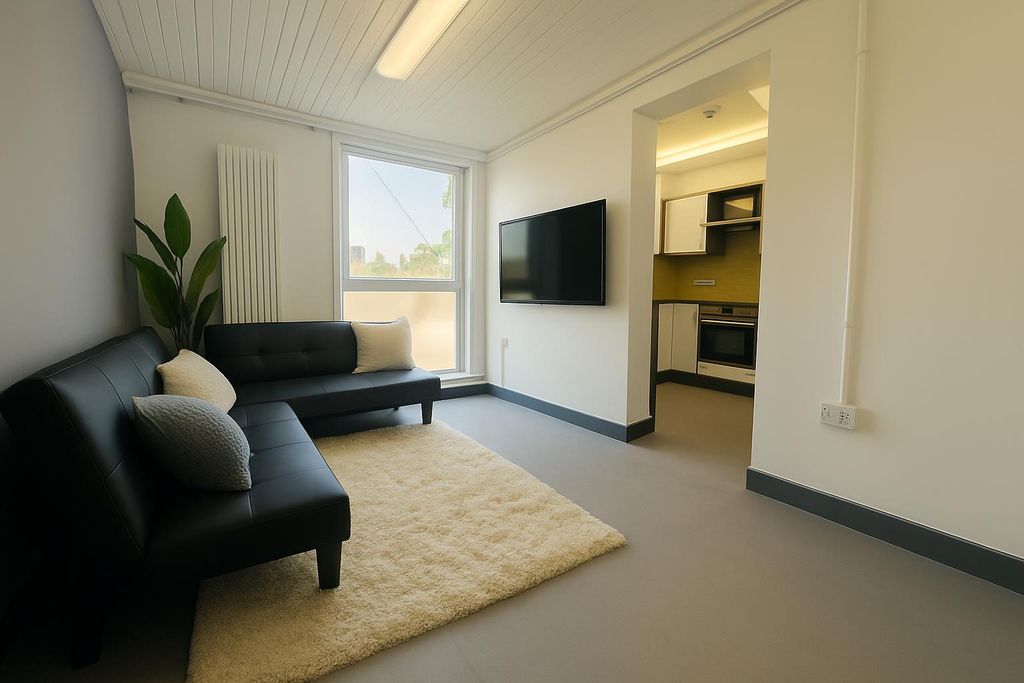 Property photo 1 of 9 Lounge / Kitchen