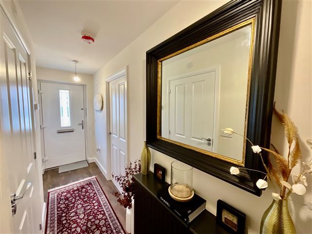 Property photo 3 of 21 Entrance Hallway