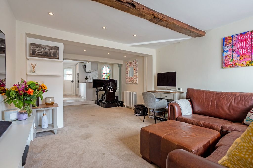 Property photo 2 of 19