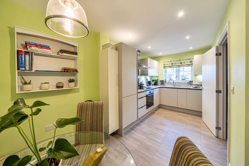 Property photo 3 of 16 1429211-13-69B049...