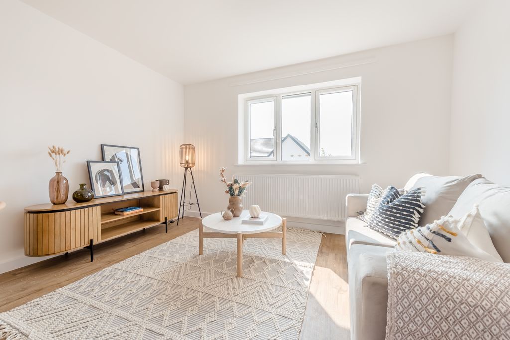 Property photo 3 of 6 8569802-Interior13