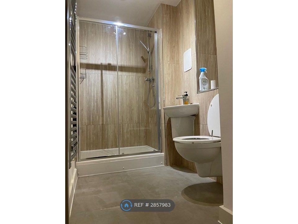 Property photo 3 of 4 Bathroom