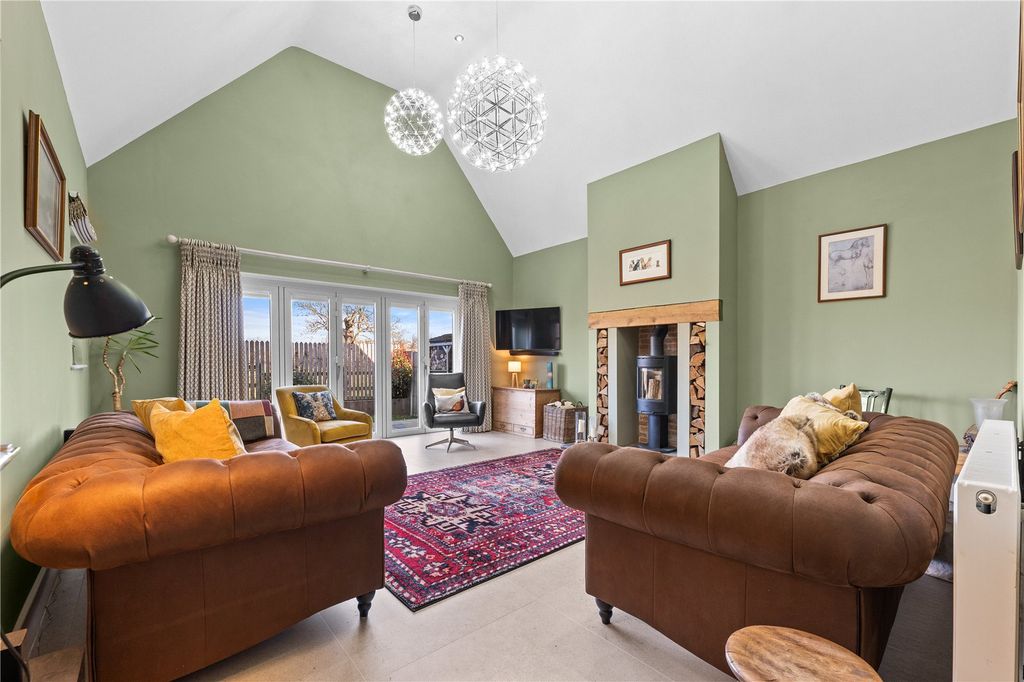 Property photo 2 of 28 Picture No. 64