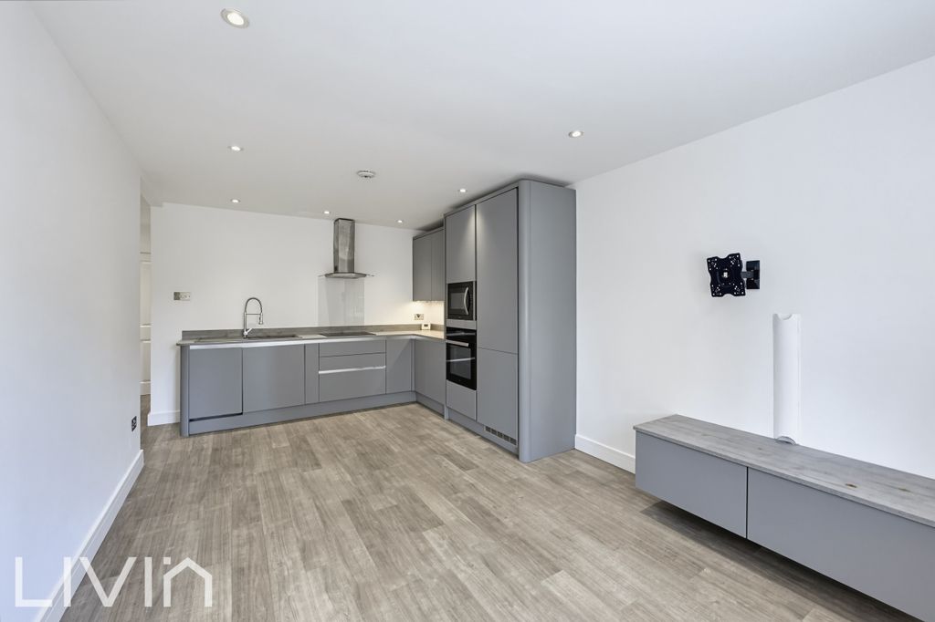 Property photo 3 of 11 4