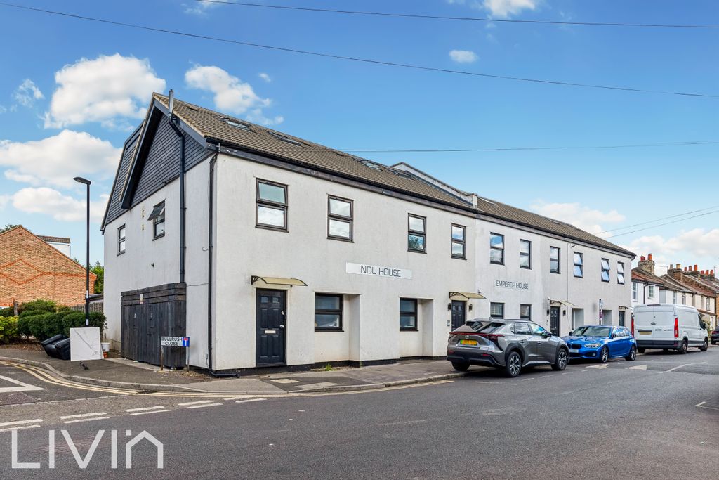 Property photo 1 of 8 1