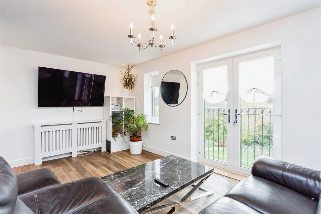 Property photo 2 of 13