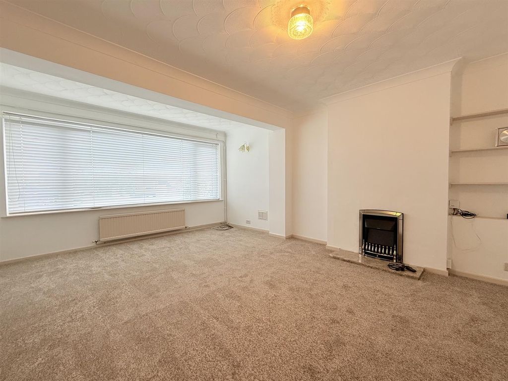 Property photo 3 of 12 Living Room