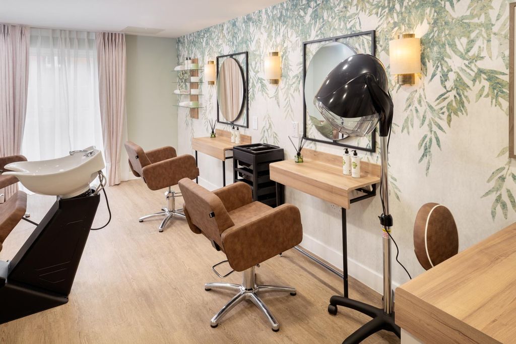 Property photo 2 of 16 Wellbeing Suite