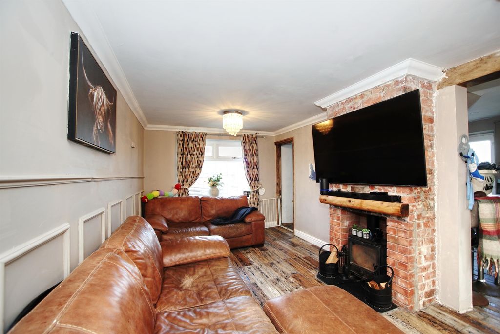 Property photo 2 of 21