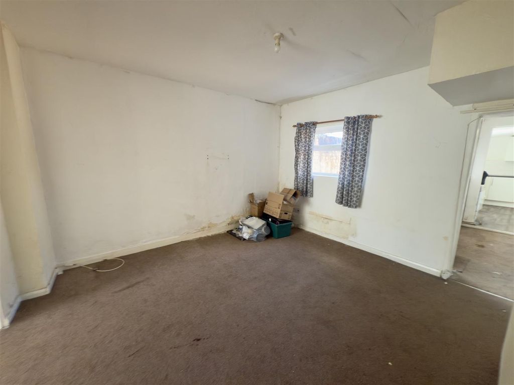 Property photo 3 of 9 Dining Room