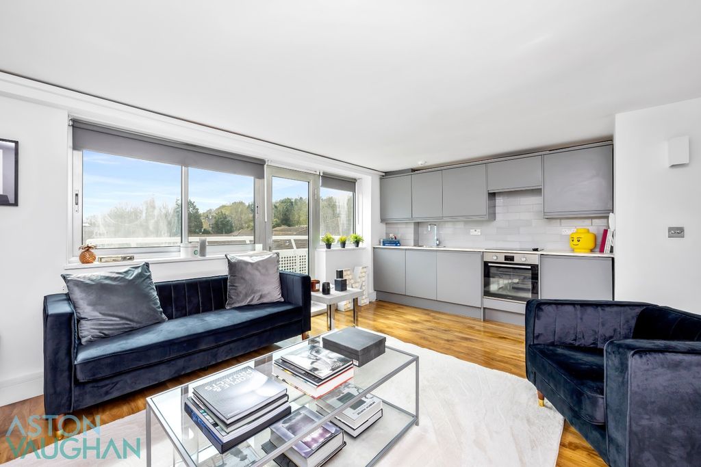 Property photo 2 of 17 4810521