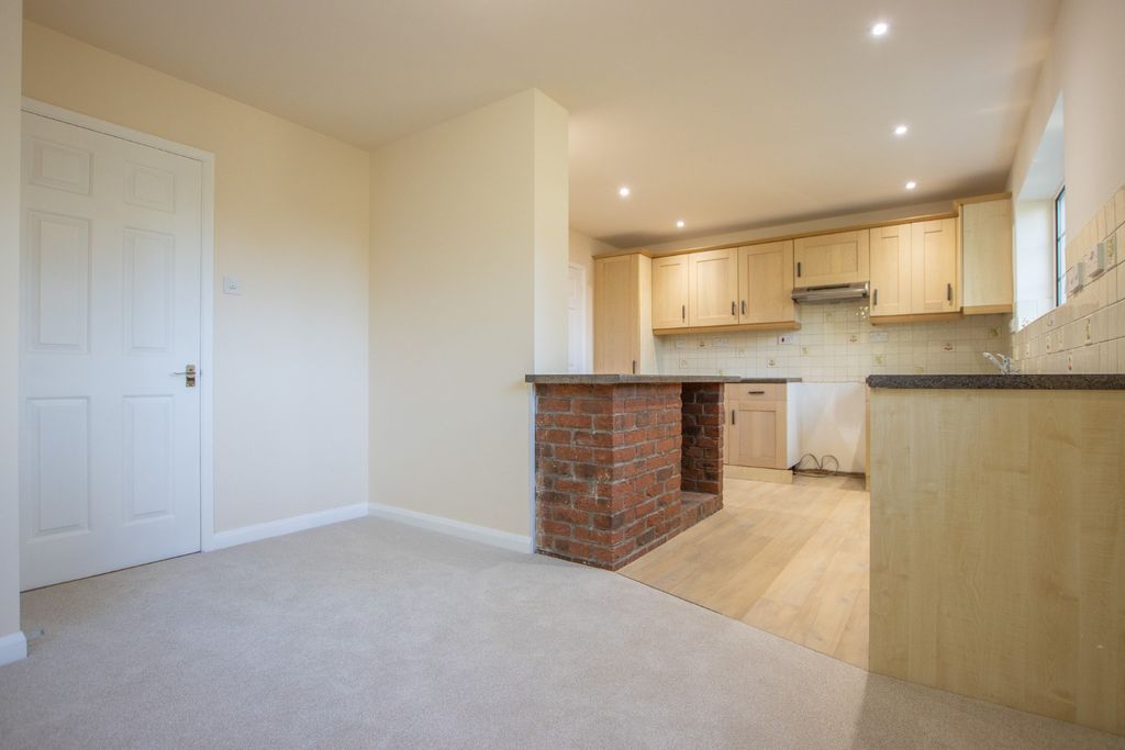 Property photo 2 of 24 3935724