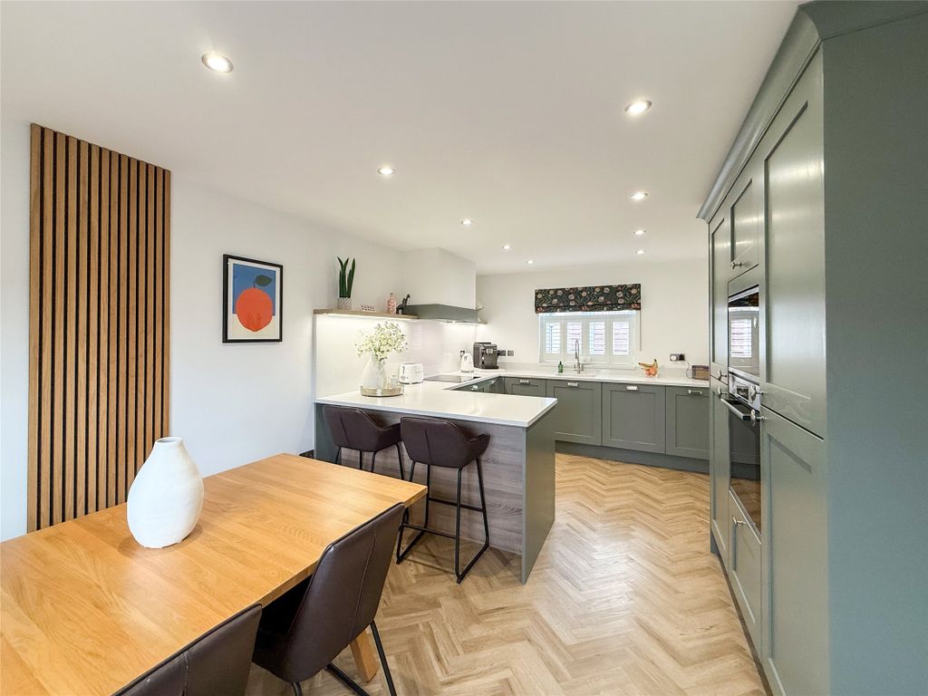 Property photo 3 of 29 Dining Kitchen
