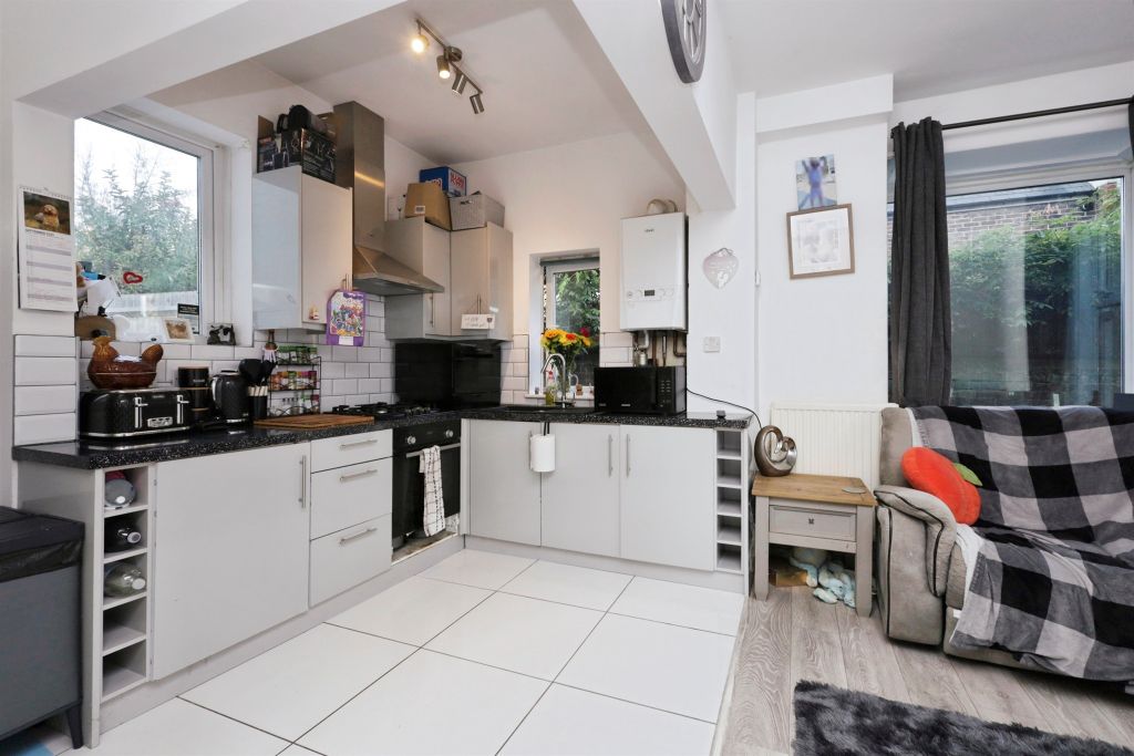 Property photo 2 of 17