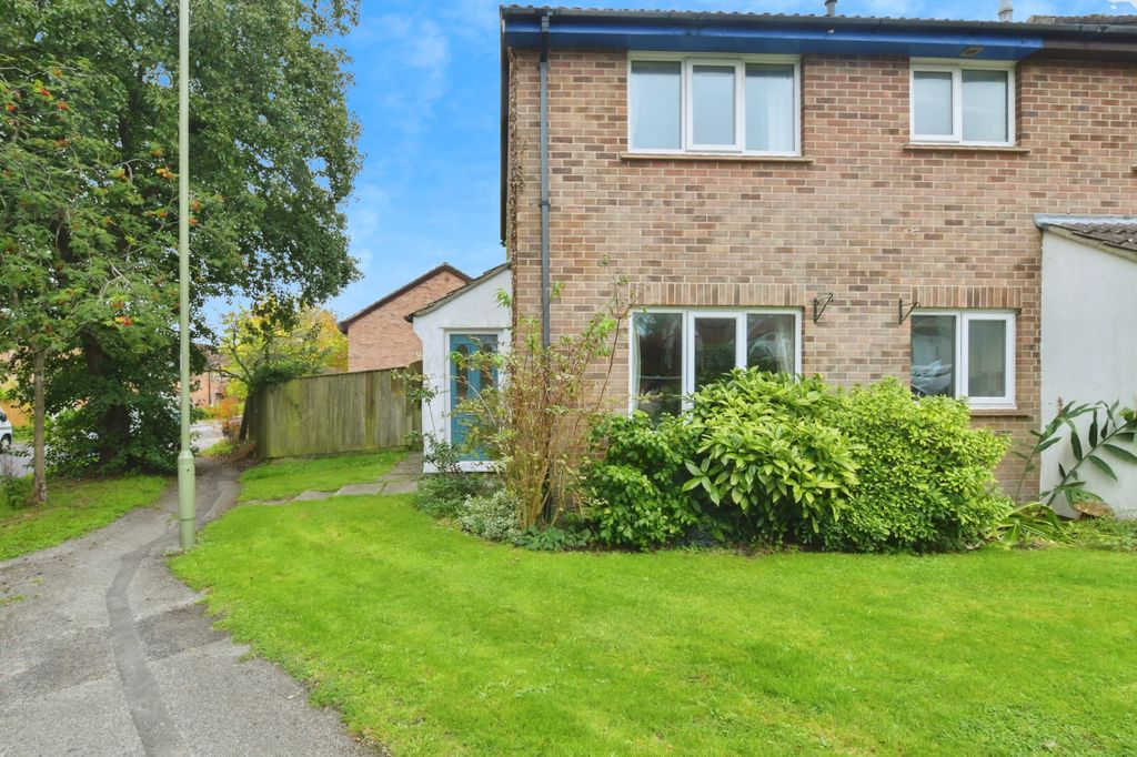 Property photo 2 of 20