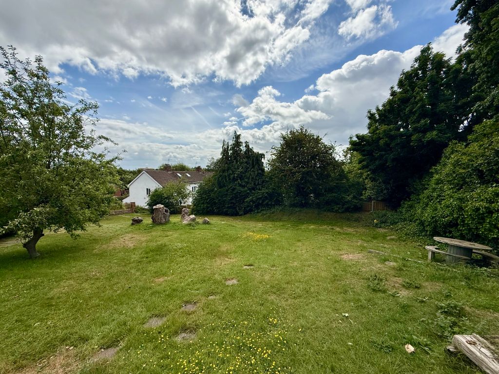 Property photo 2 of 16 Front Garden