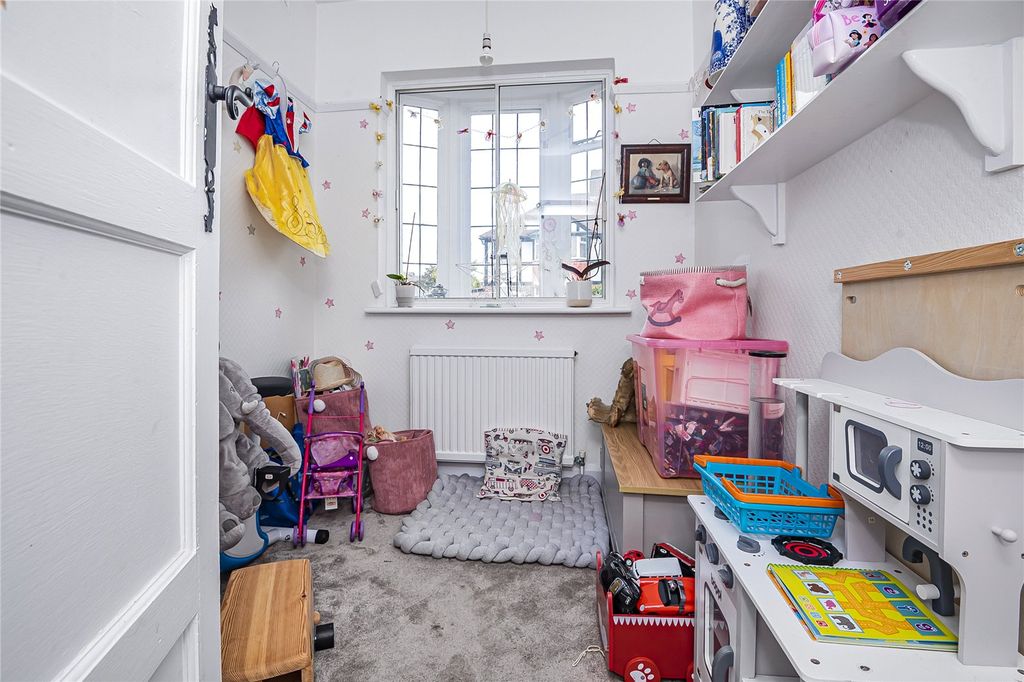 Property photo 3 of 11 Bedroom