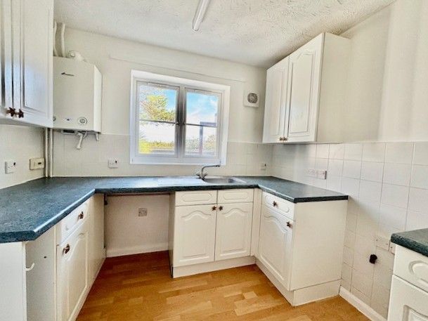 Property photo 2 of 9 Kitchen