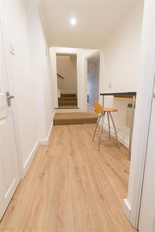 Property photo 3 of 7 South Road 11B Hallway.Jpg