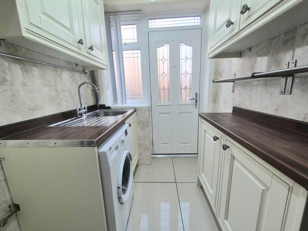 Property photo 3 of 8 Image