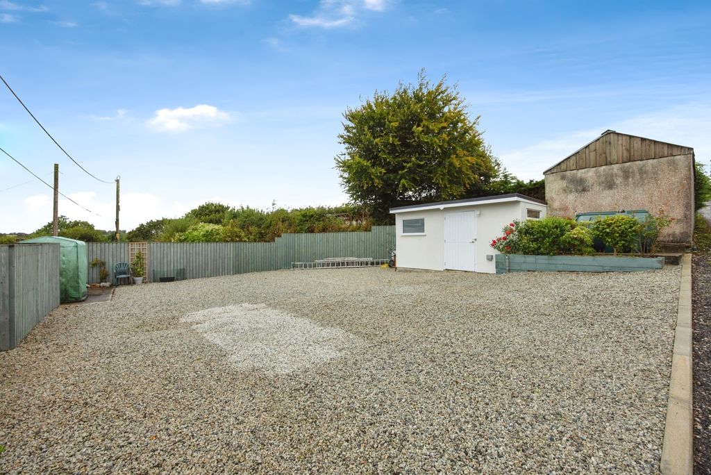 Property photo 3 of 16 Photo