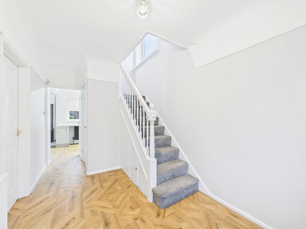 Property photo 3 of 24