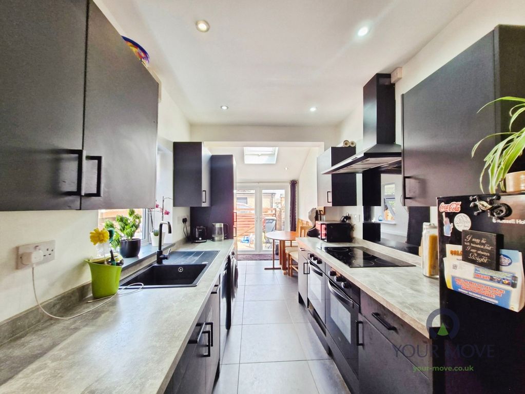 Property photo 2 of 21 Kitchen