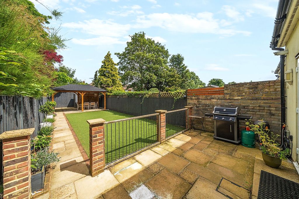 Property photo 2 of 14 Garden