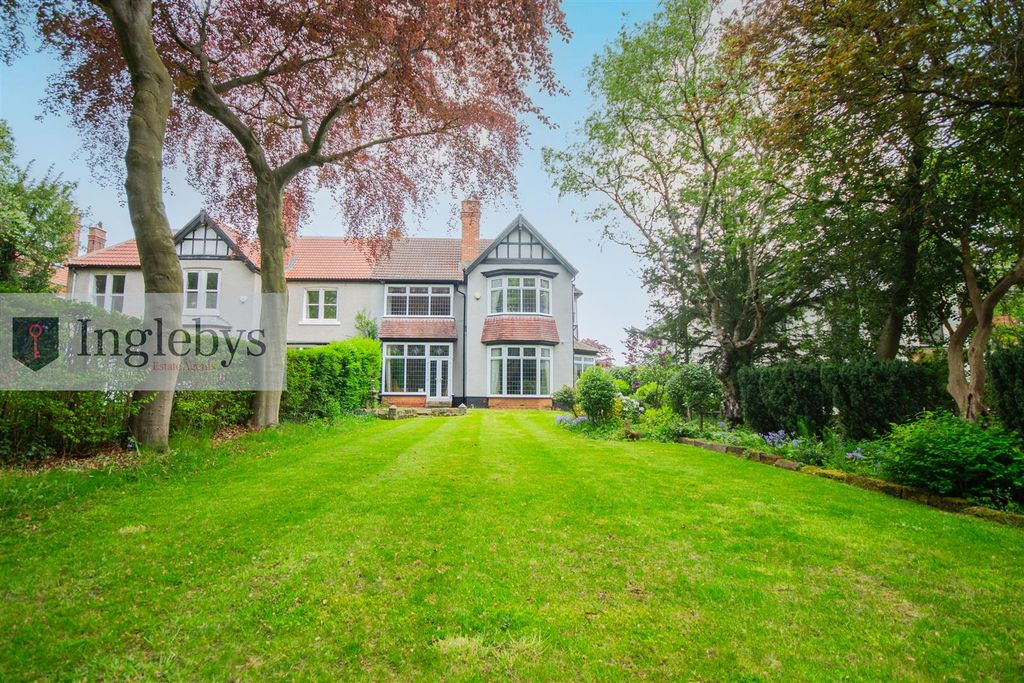 Property photo 1 of 35