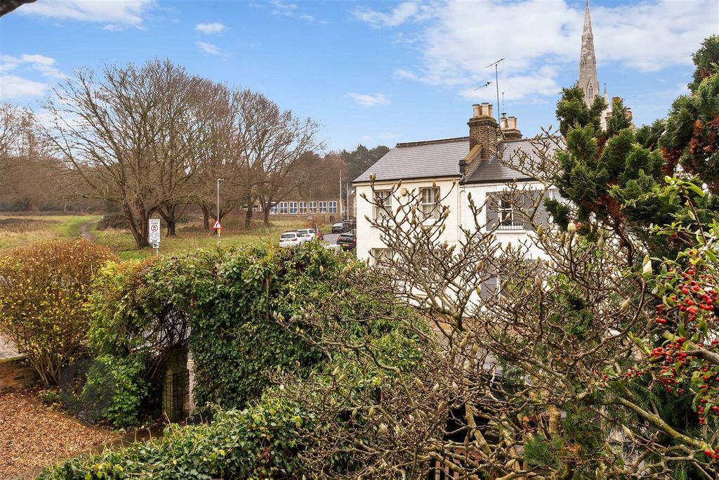 Property photo 2 of 9 View