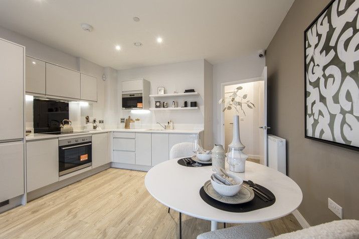 Property photo 2 of 13 Vb2327894 The Green At Epping Gate   1 Bed Show Apartment Plot 20  16  716x515