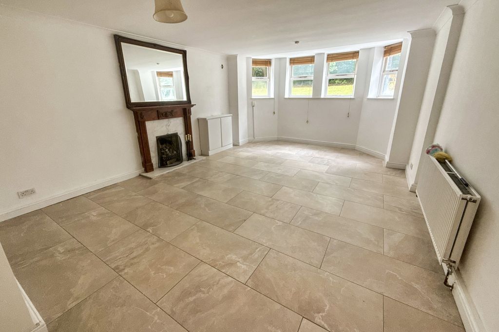 Property photo 3 of 10 Pbox-Img.Jpg