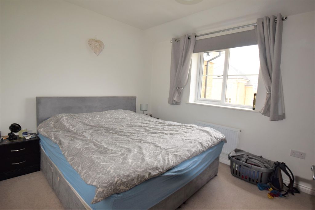 Property photo 3 of 5 Bedroom 1