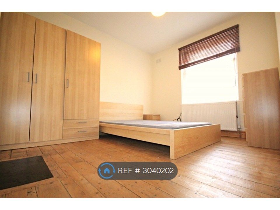 Property photo 3 of 5 Bedroom 1