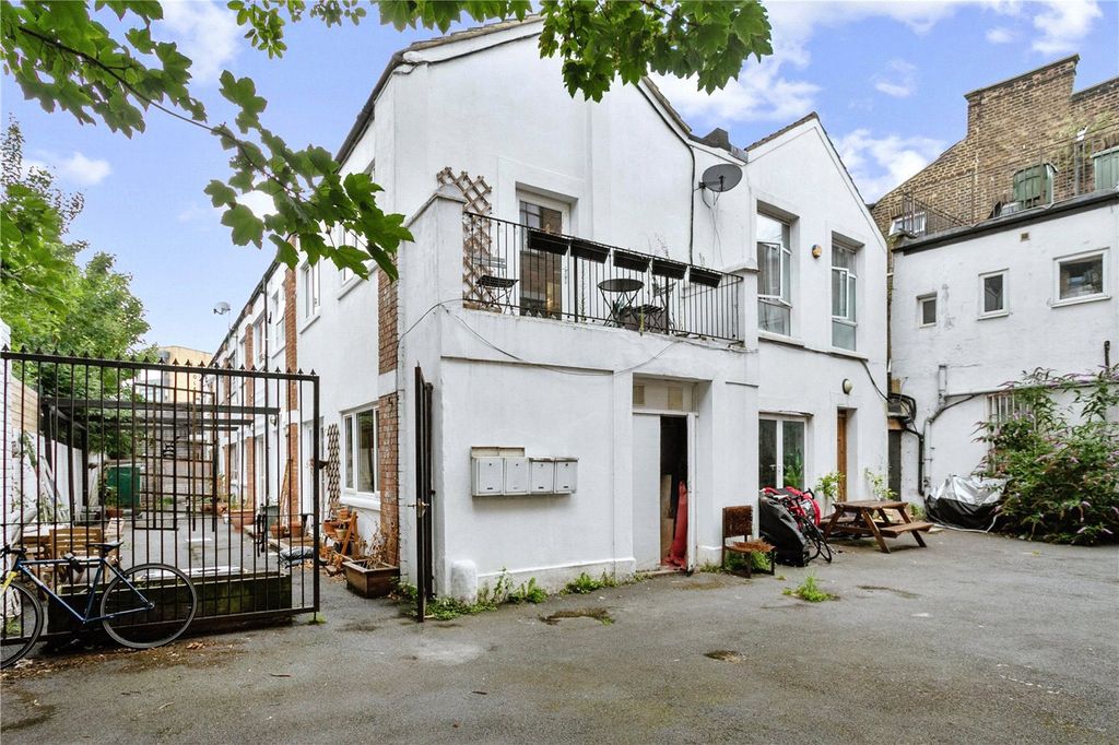 Property photo 2 of 13 Picture No. 16