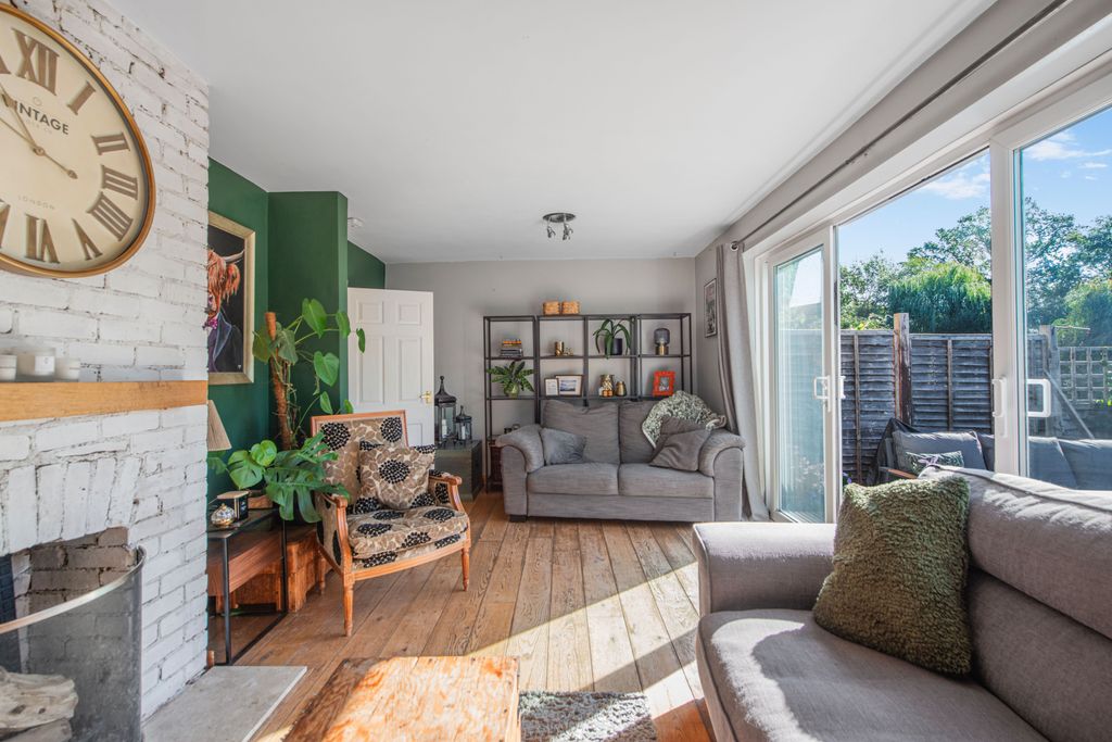 Property photo 3 of 20