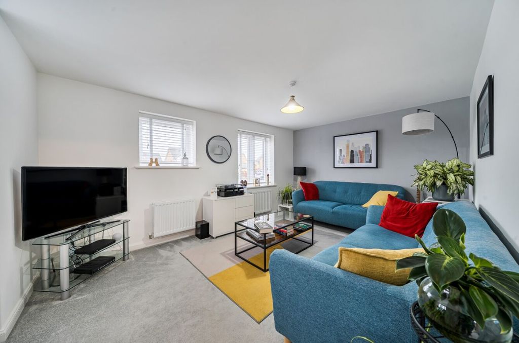 Property photo 2 of 20