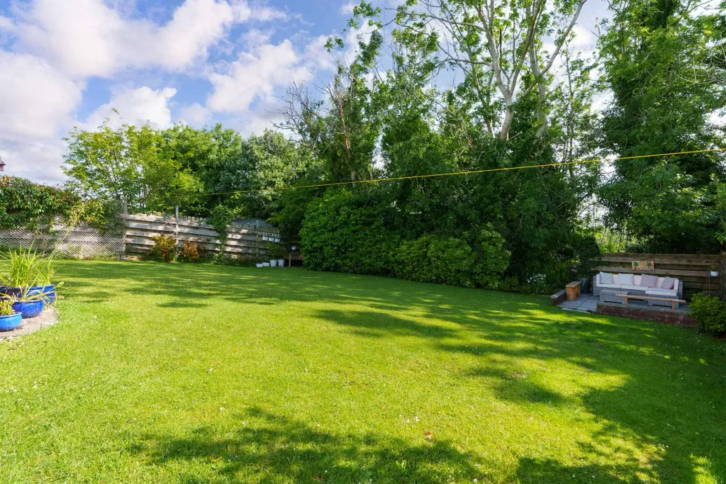 Property photo 2 of 25