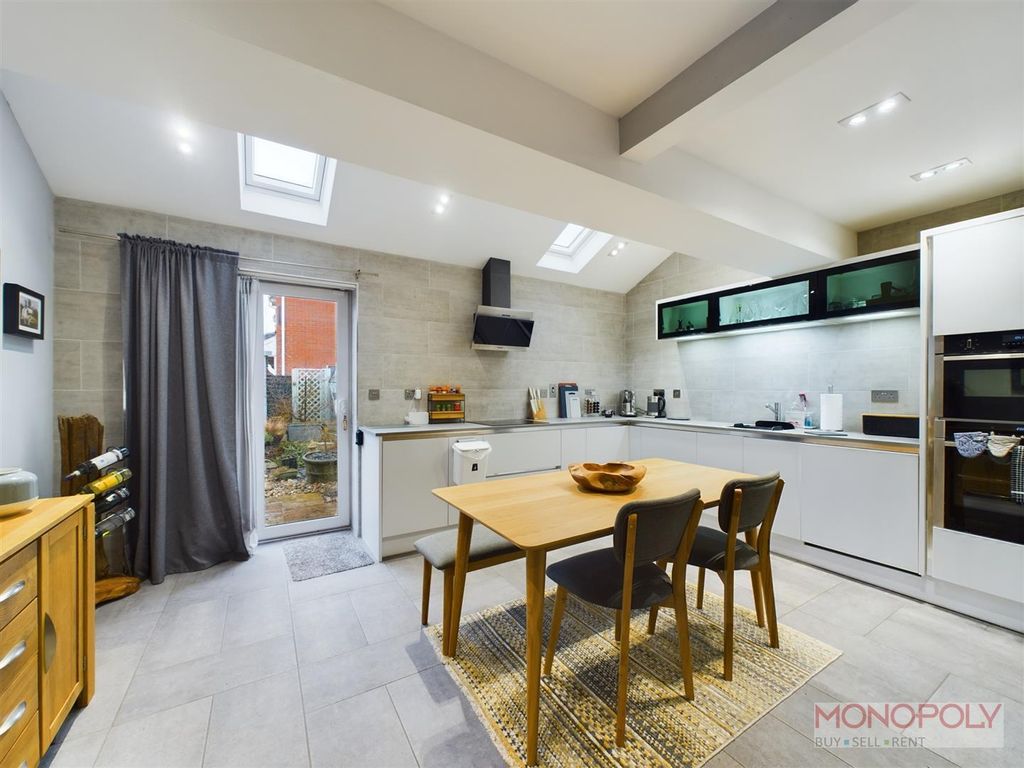 Property photo 2 of 20 Cam01943G0-Pr0177-Still013.Jpg